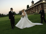 bride and groom outside (800 x 595)